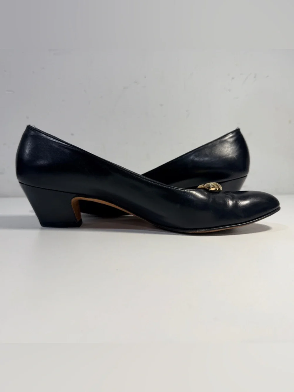 Salvatore Ferragamo Black Leather Flats with Gold Twist Accente